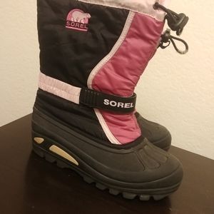 Sorel snow boots youth sz 5